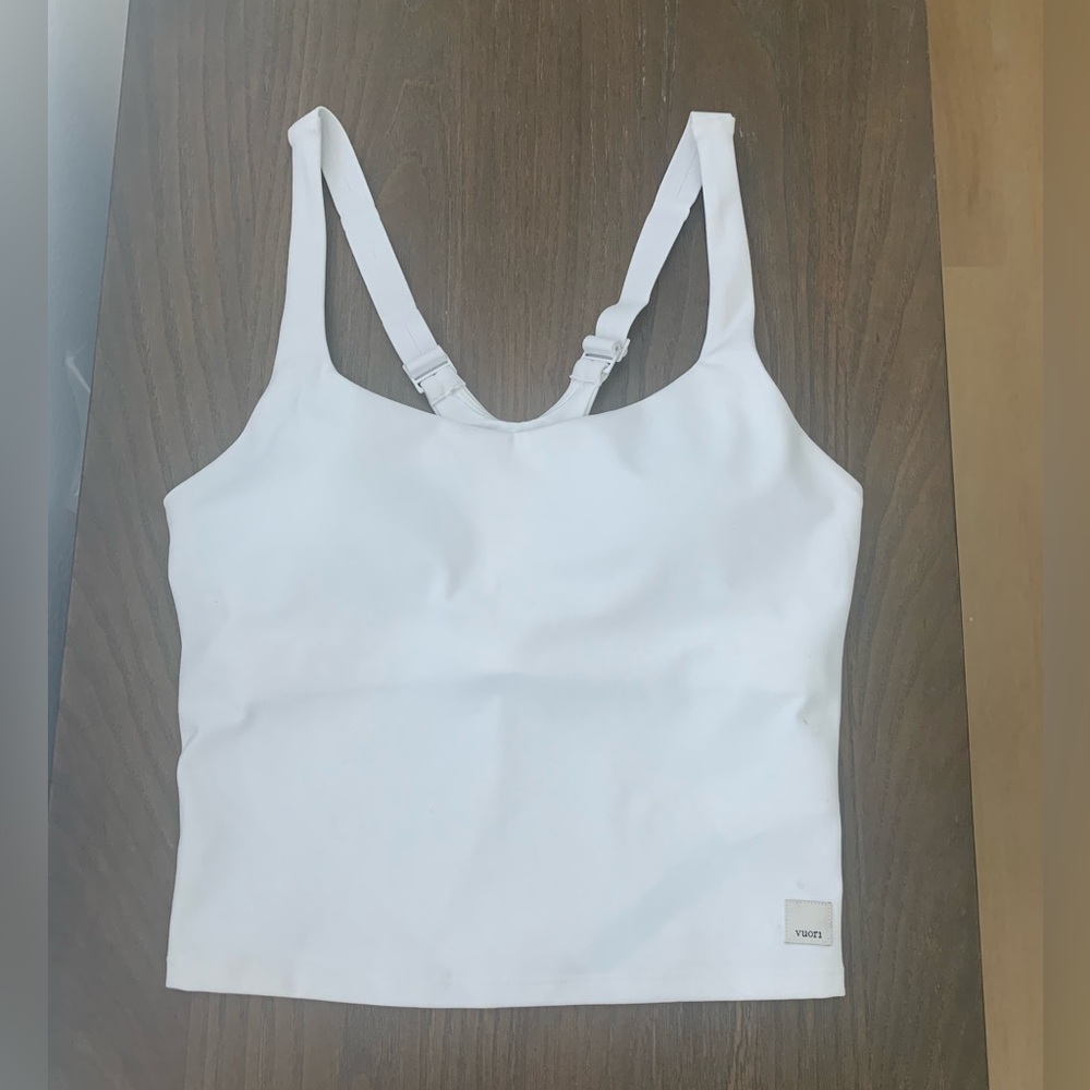 Vuori White Dynamic Racerback Performance Cropped Tank XS